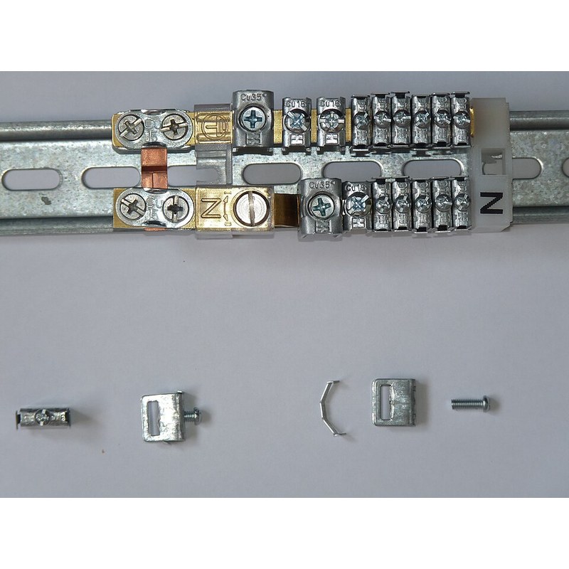 Priza pe sina DIN 2P+E 16A 250V Schneider A9A15310